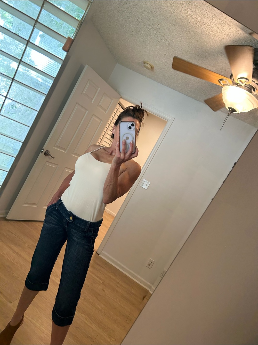 GUESS Dark Indigo Cropped Denim Capris